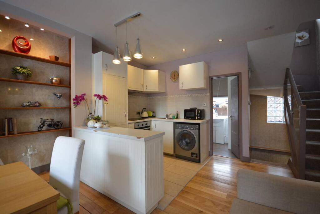 Cheerful 2 Bed Home With Terrace In Central Camden London Exterior photo